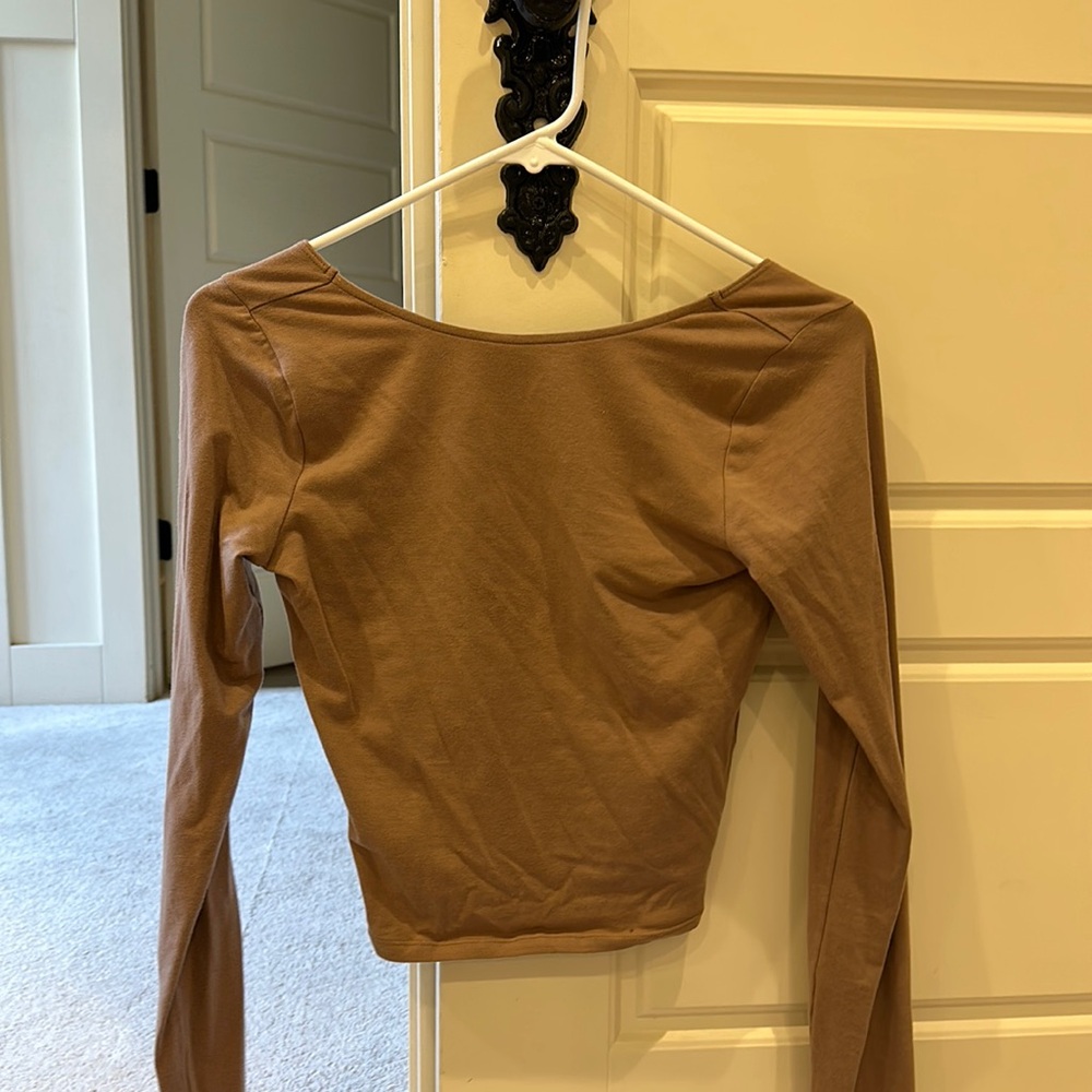 hollister open back long sleeve, light brown